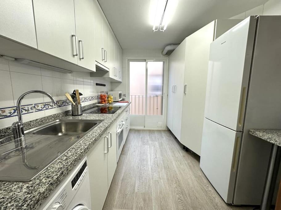 Piso En Linares Zona Centro Con Parking Gratis Lägenhet Exteriör bild