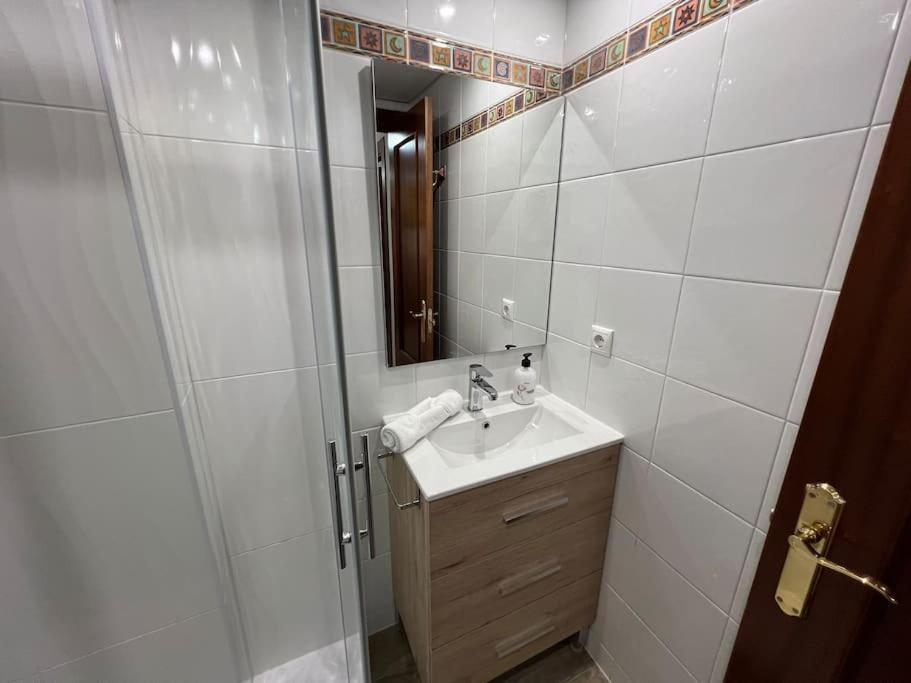 Piso En Linares Zona Centro Con Parking Gratis Lägenhet Exteriör bild